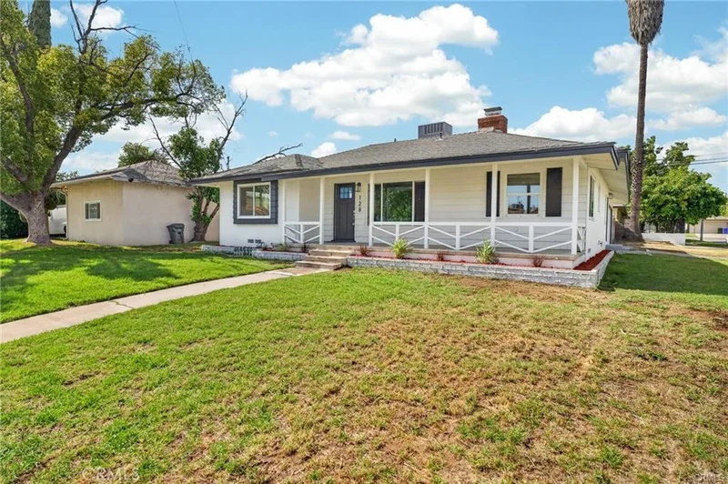 128 W Ramona, Rialto, CA 92376