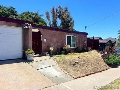 2117 Finch