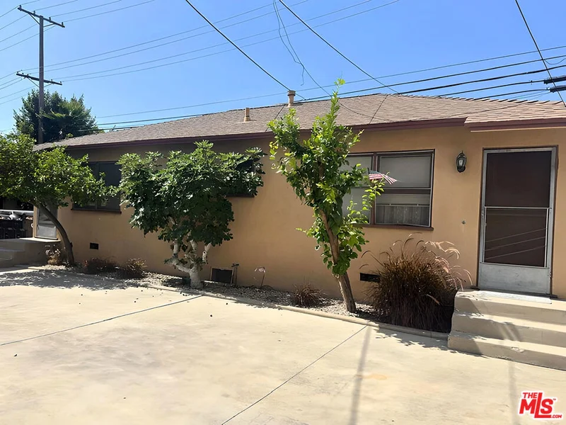 345 Burchett Street, Glendale, CA 91203