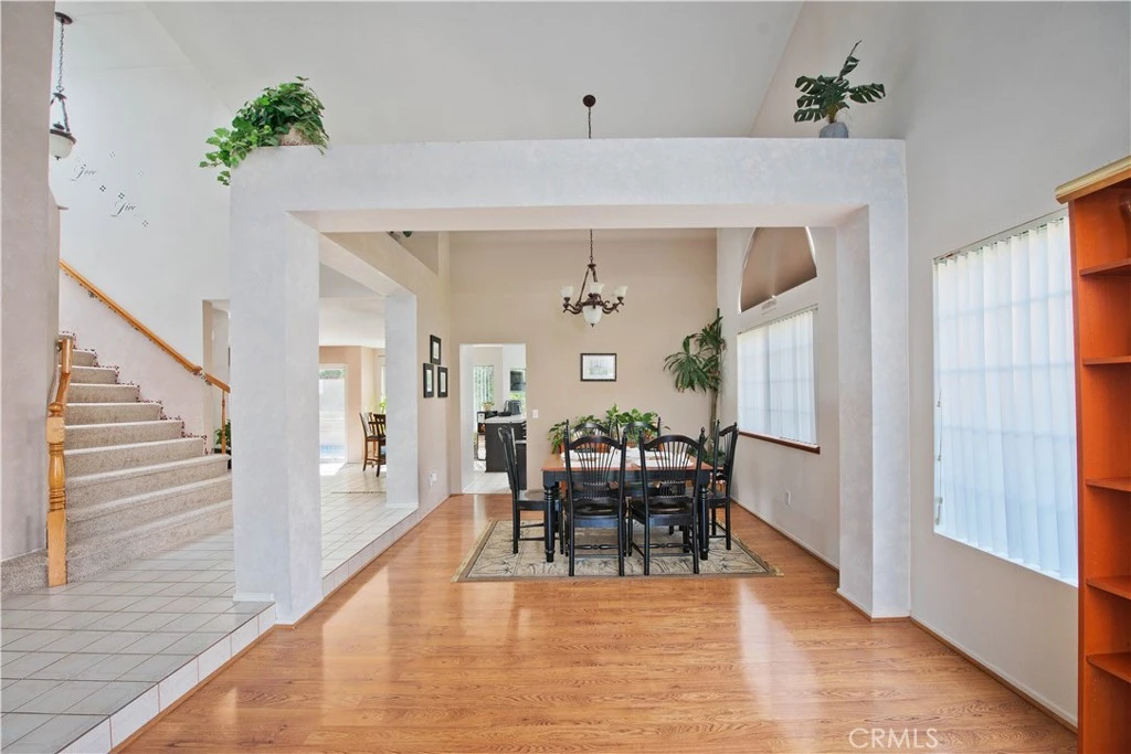 Interior 4