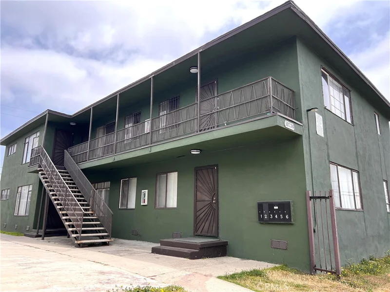 10238 Woodworth Avenue 2, Inglewood, CA 90303