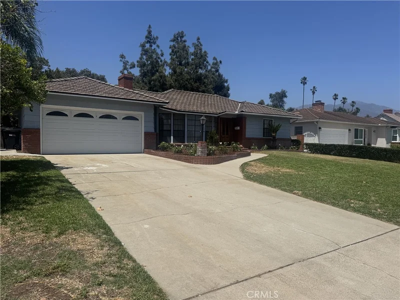 833 Hugo Reid Drive photo 2