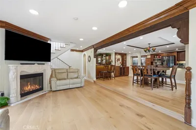 227 S Irena Avenue 1 photo 2