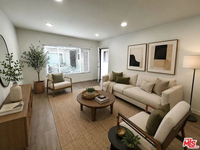 228 S Mariposa Avenue 2 photo 2