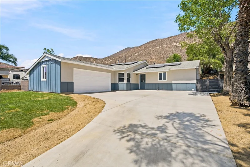 5945 Paramount Drive