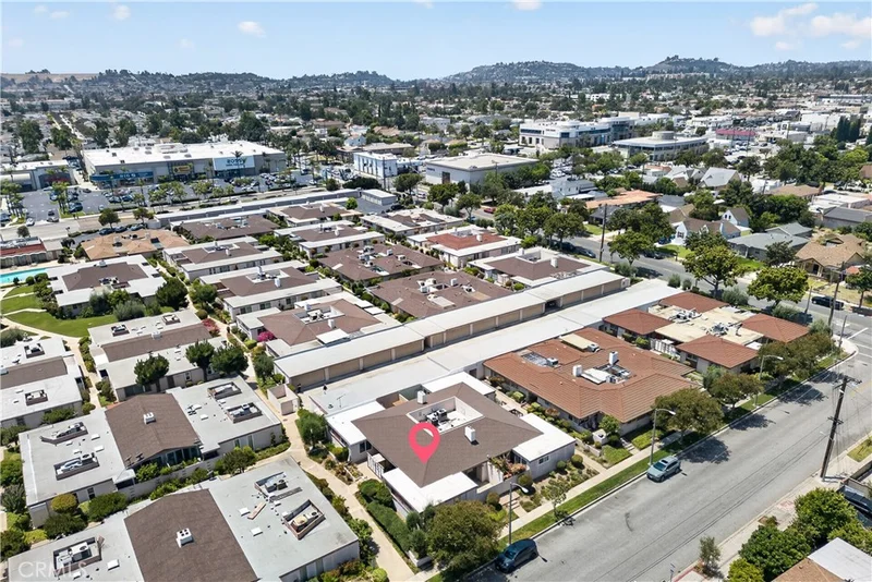 777 E Valley 136