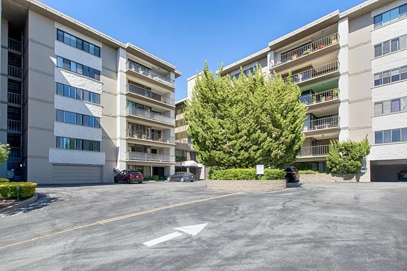 50 Mounds Road 105