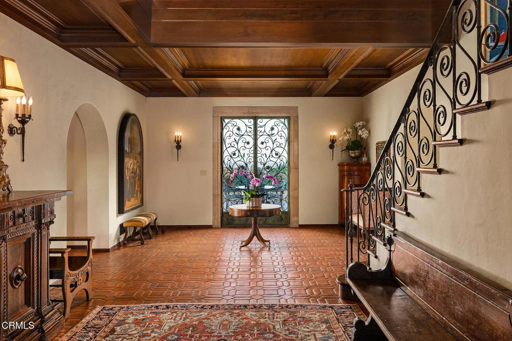 Interior 2