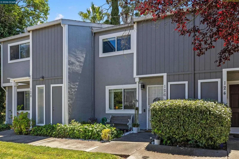 126 Muir Rd