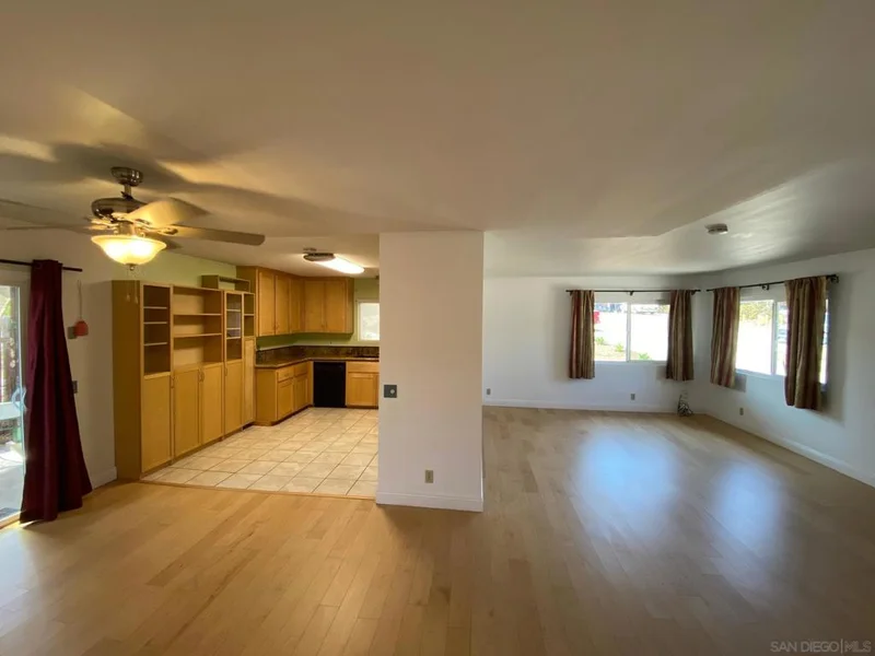1475 Tarbox St, San Diego, CA 92114