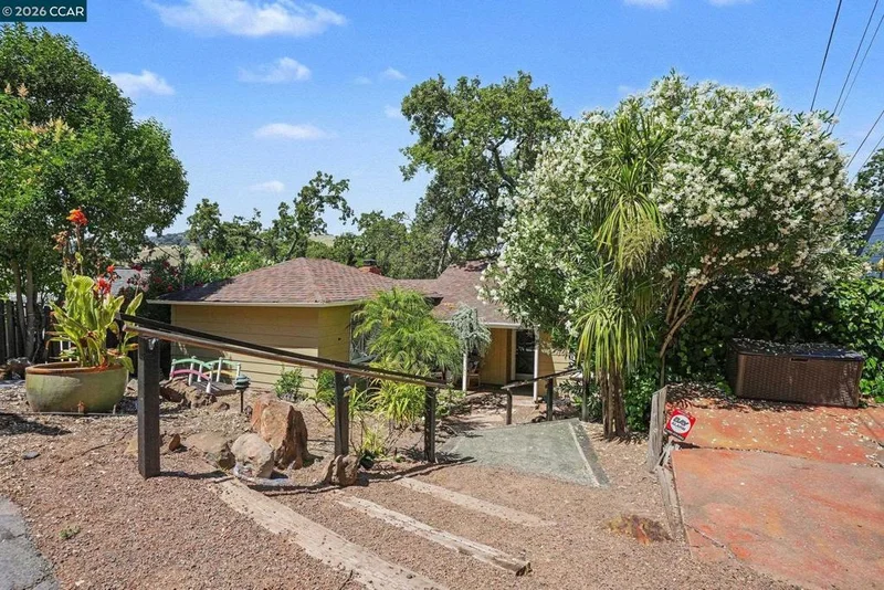 980 Hawthorn Dr.., Lafayette, CA 94549