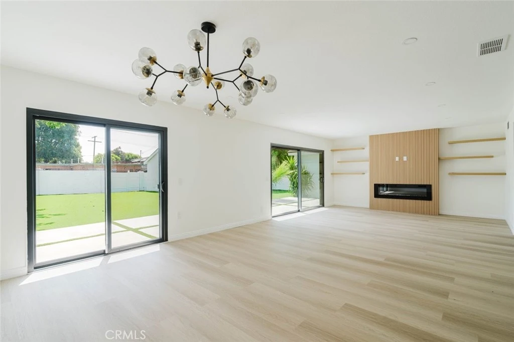 Interior 4