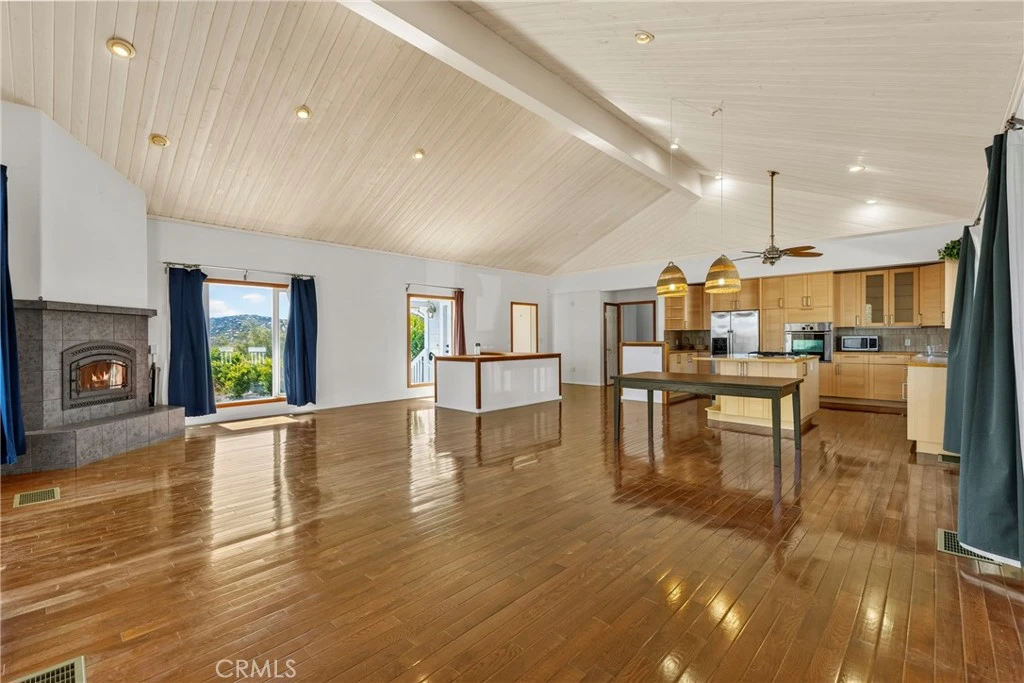 Interior 2