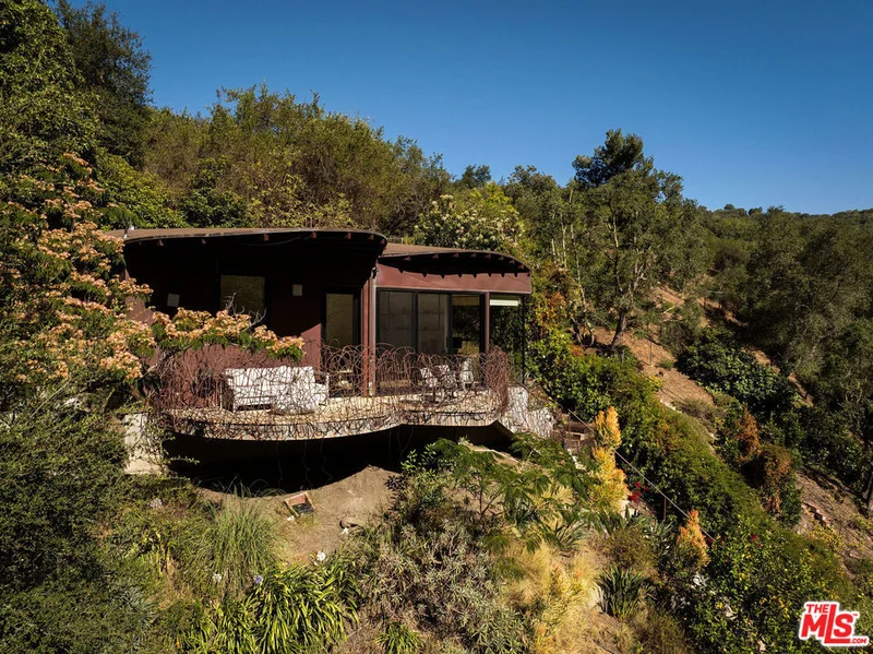 3546 Mandeville Canyon Road photo 2