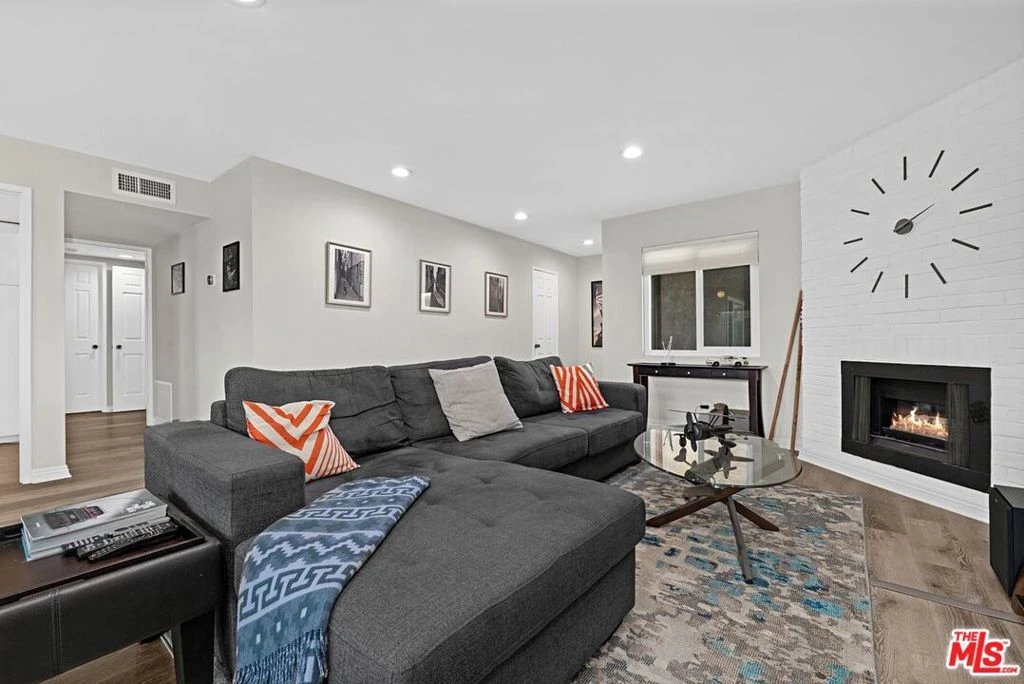 Interior 3