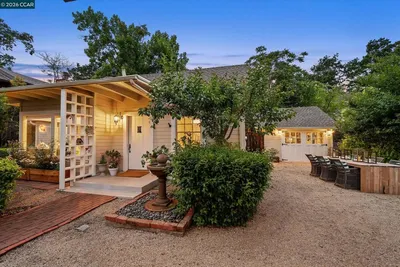 3 Songbird Ct