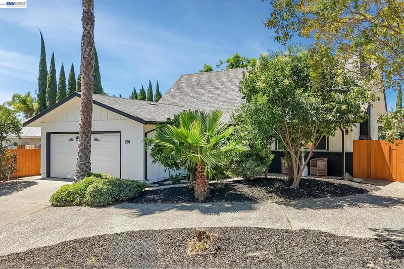 130 Andover Dr