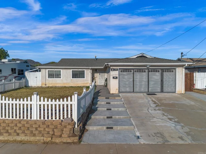 133 N Stephanie Ln