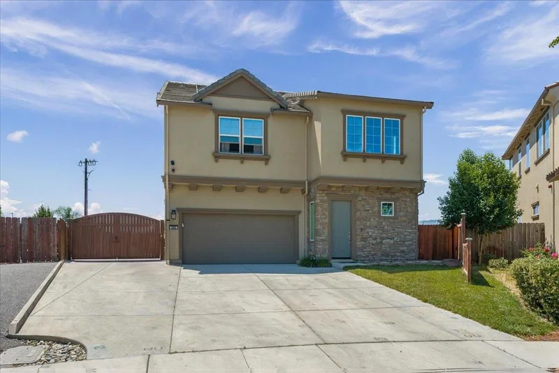 503 Cobalt Drive photo 2