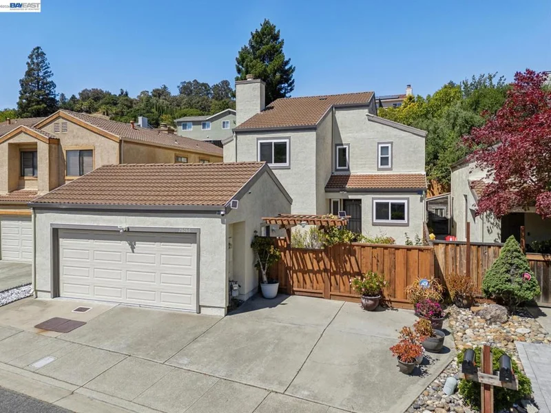 28086 Thorup Ln