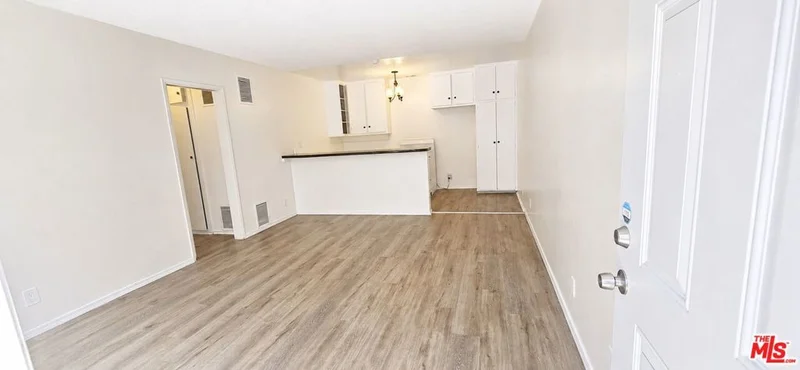 2630 S La Salle Avenue Apt 1