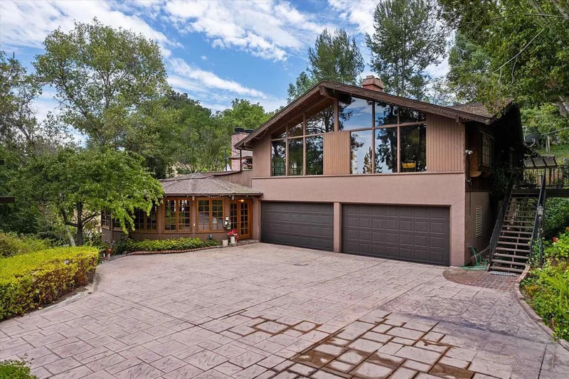  869 Van Horn Rd