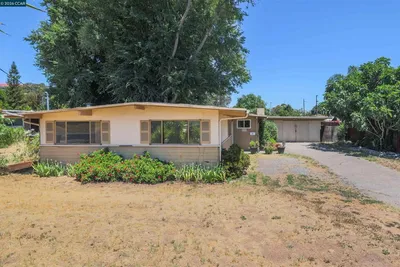 210 Riley Dr