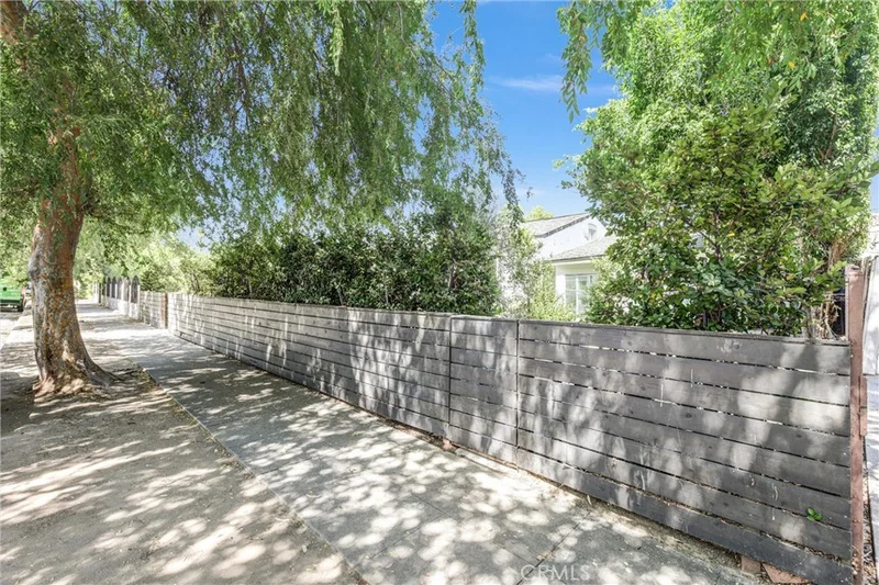 Photo 2 of 6512 Coldwater Canyon Avenue