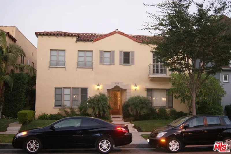 264 S Reeves Drive 101