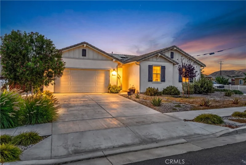 9019 Black Thorn Street photo 2
