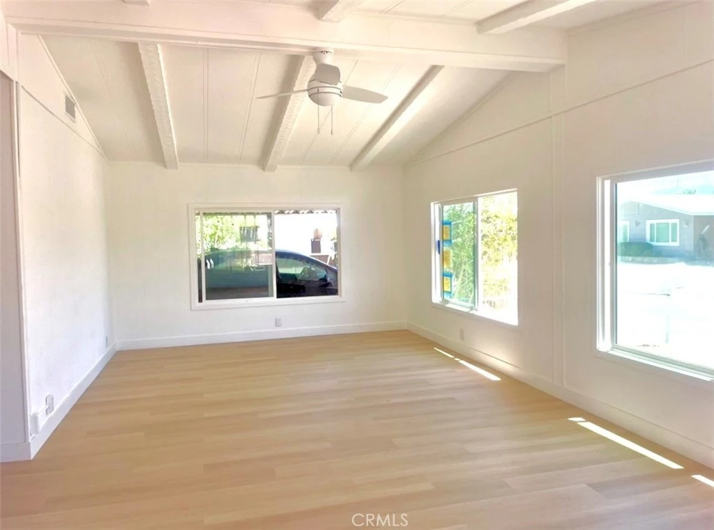Interior 4