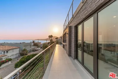 25411 Malibu Road photo 2