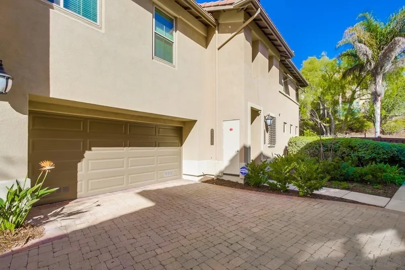 9240 Piantino Way photo 2