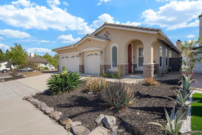 1274 W Vaquero Ct, Chula Vista, CA 91910
