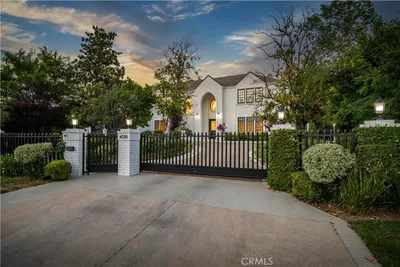 4550 Encino Avenue photo 2