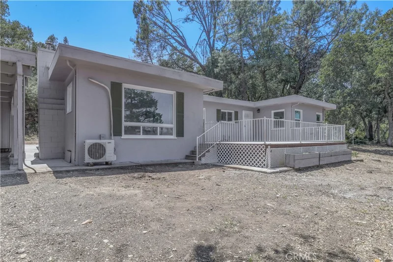 Photo 2 of 15905 Kugelman