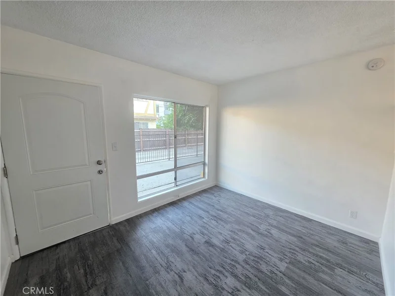 6018 Hazelhurst 3