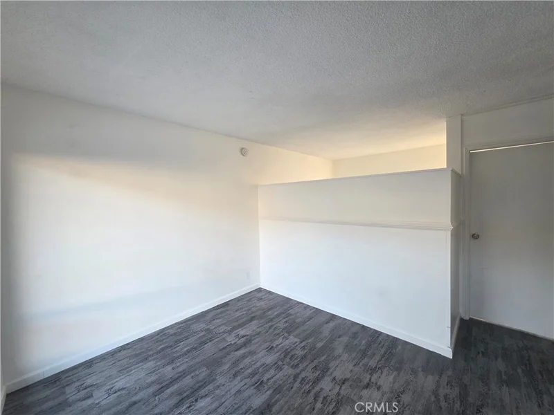 6018 Hazelhurst 3 photo 2