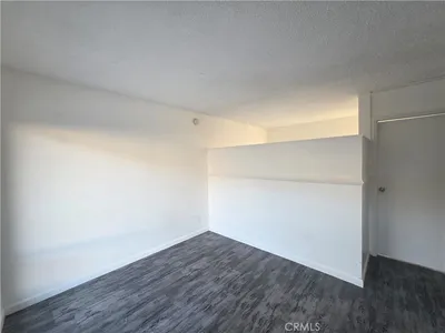 6018 Hazelhurst 3 photo 2