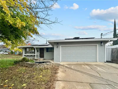 15 Regent Loop photo 2