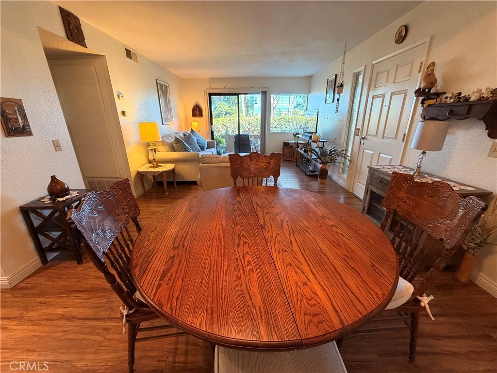 Interior 4