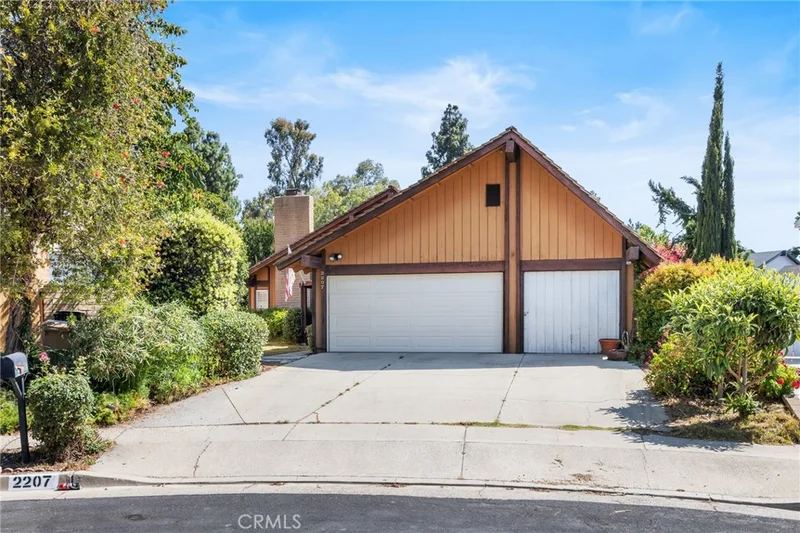 2207 Meadow