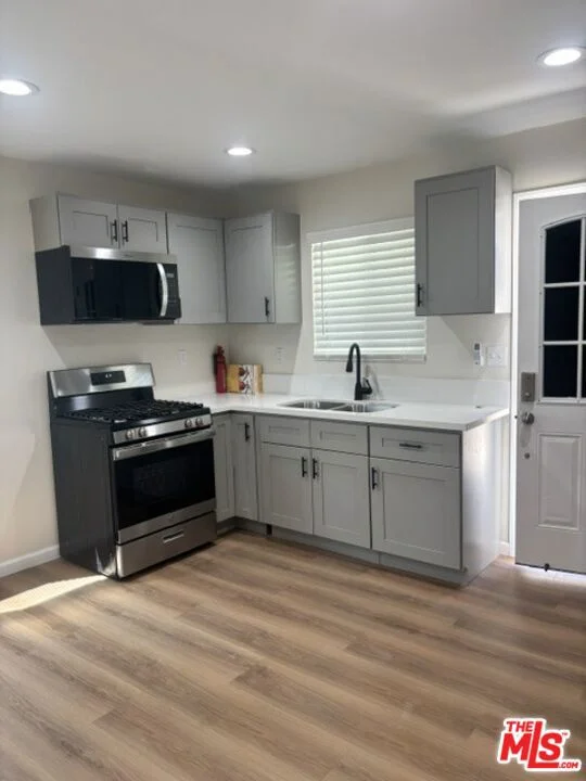 845 N Hagar Street "A" photo 2