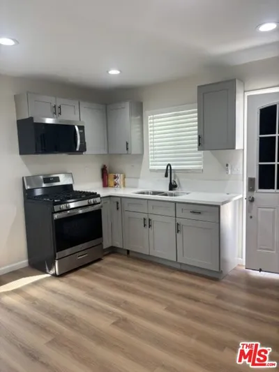 845 N Hagar Street "A" photo 2