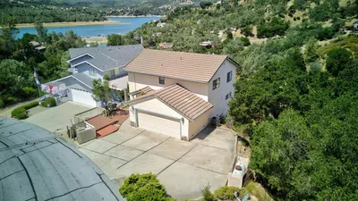 2537 Shoreline Road