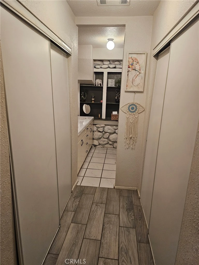 Interior 3