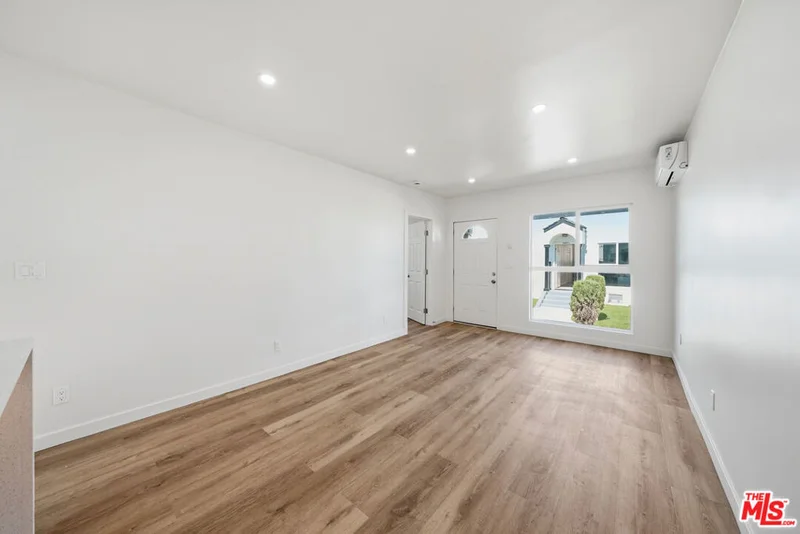 3020 W 12th Street 3030 photo 2