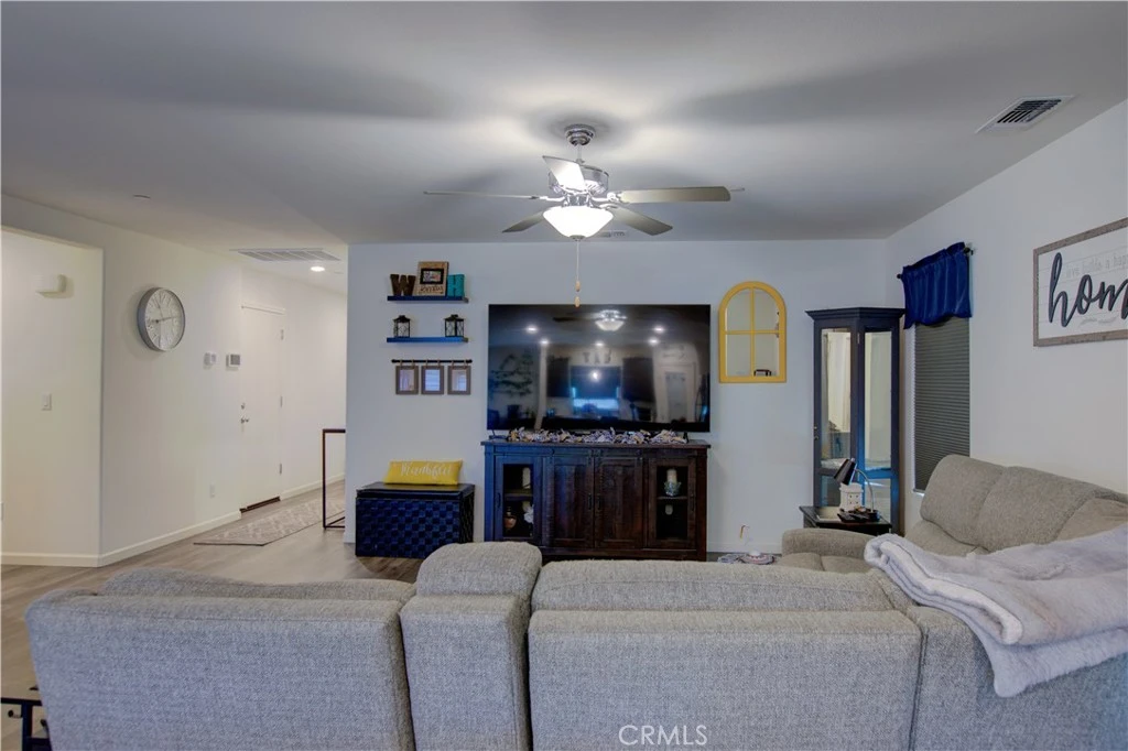 Interior 4