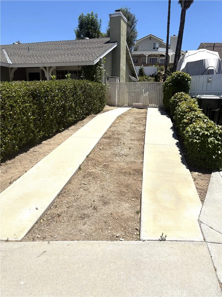 22552 Barcotta Drive photo 2