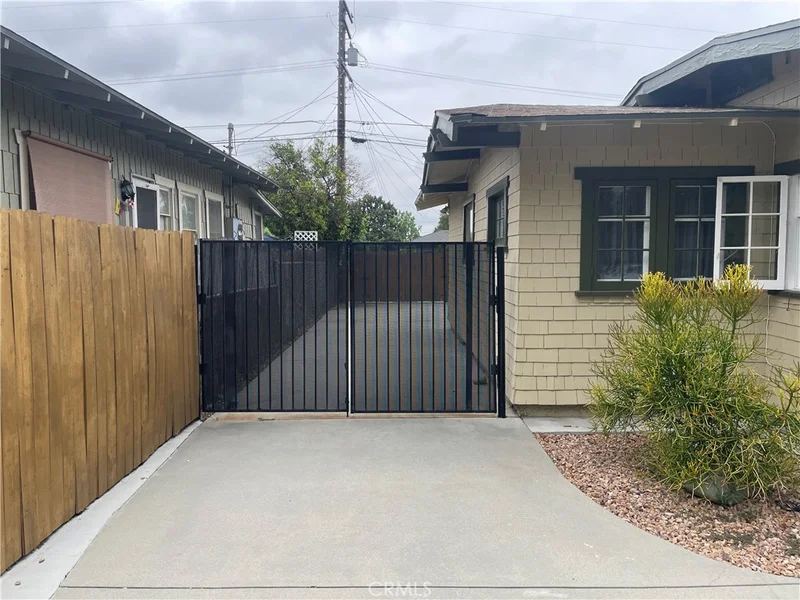 518 King 1/2 photo 2